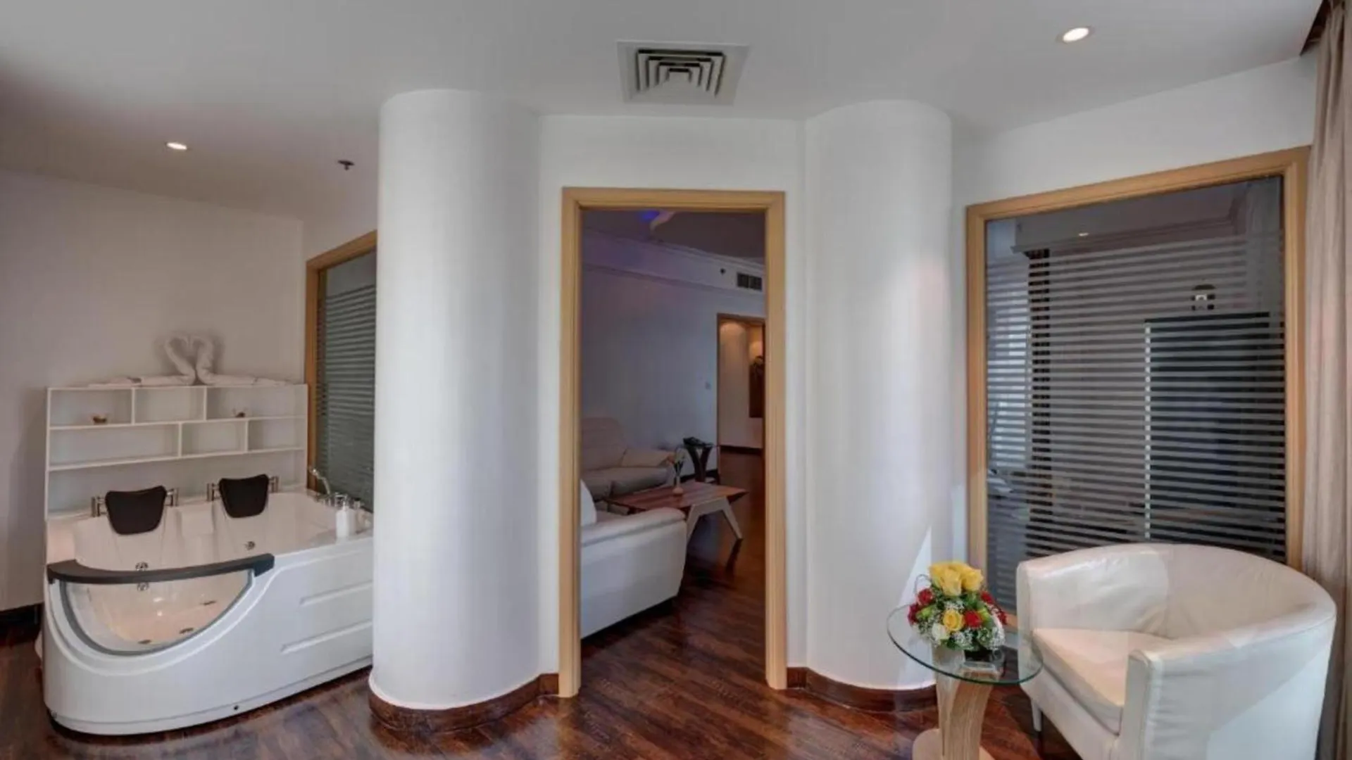 Dancenter Prime Sheikh Zayed Road Luxury Difc Hotel Dubai United Arab Emirates